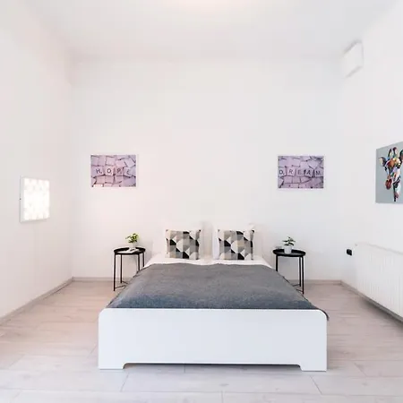 Spacious And Comfy Very Apartment Budapest