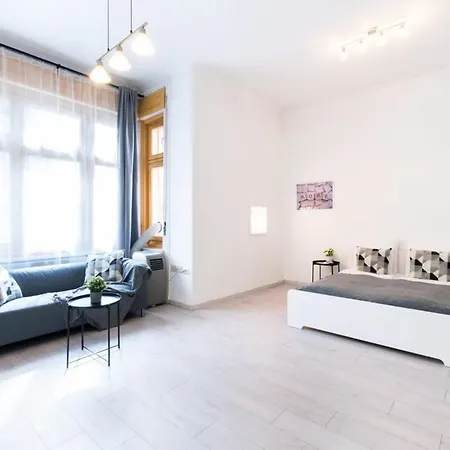 Apartment Spacious And Comfy Very Budapest