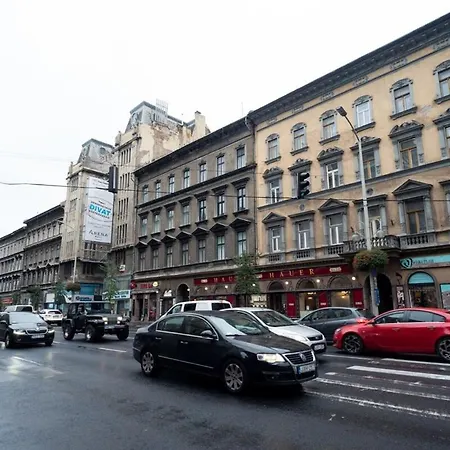 Ideal New In The Center Apartment Budapest