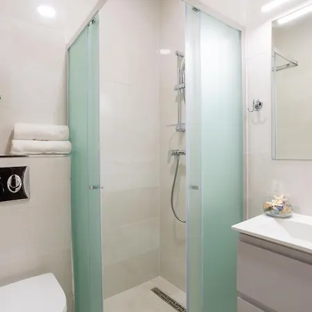Apartment Extra And New