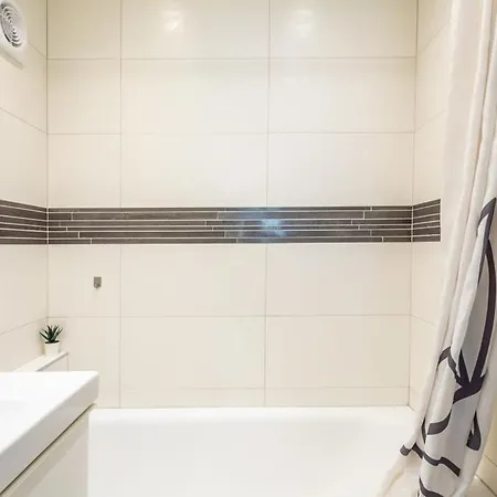 Cozy Quiet With A Balcony Apartment Budapest