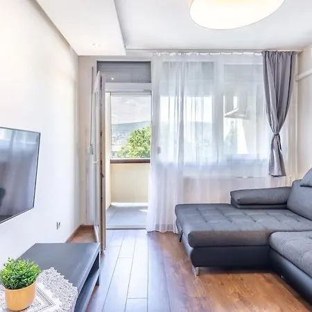 Cozy Quiet With A Balcony Apartment Budapest
