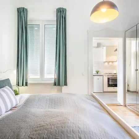 Appartamento Lovely & Cozy With A C Budapest