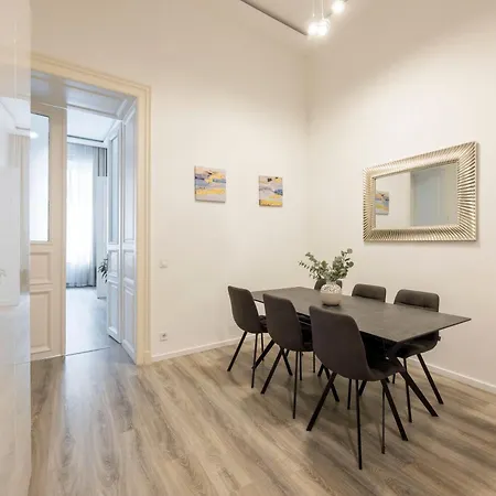 Majestic Dream In The Heart Of Apartment Budapest