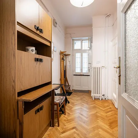 Bpr W21 Retro With Balcony *