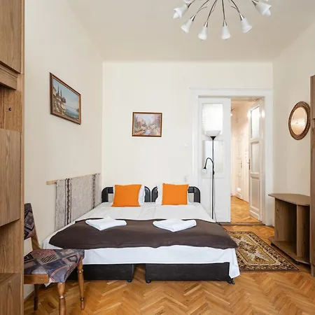 Apartment Bpr W21 Retro With Balcony Budapest