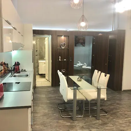 Dohany Deluxe Apartment *