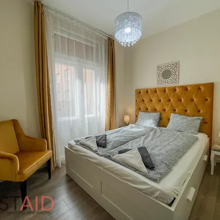 Apartment Dh30 - - Hostaid Budapest