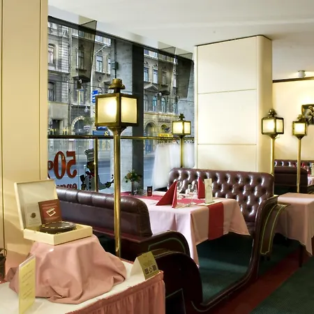 Ξενοδοχείο Danubius Hungaria Center 4*