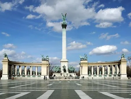 Magnolia Terazze Street Parking * Budapešť