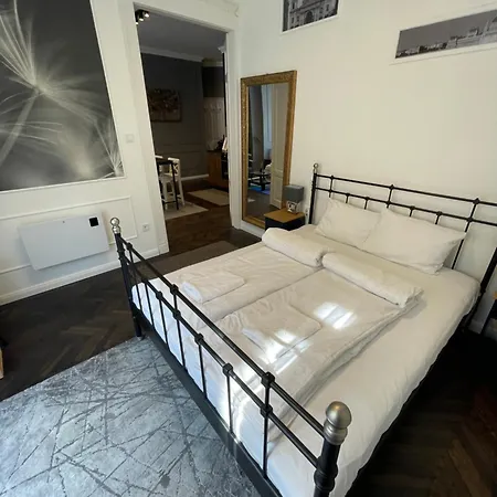 Szip Tatra Gold - Downtown Budapest