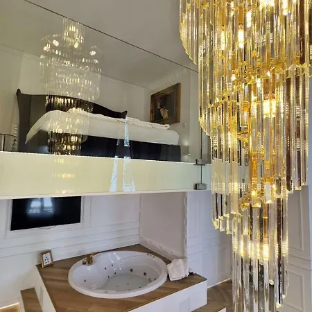 Enzo Capo Jacuzzi Appartamento Budapest