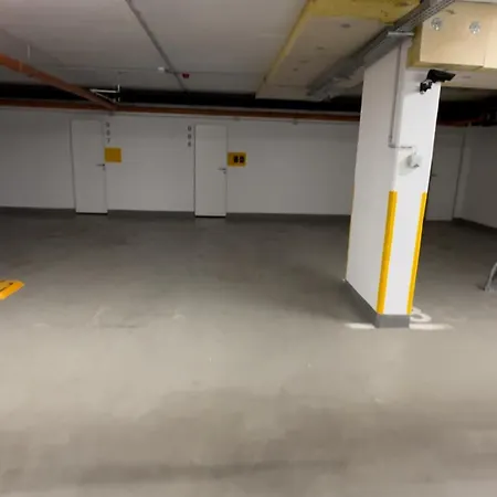 ~ Roof Terrace/ac/indoor Parking *