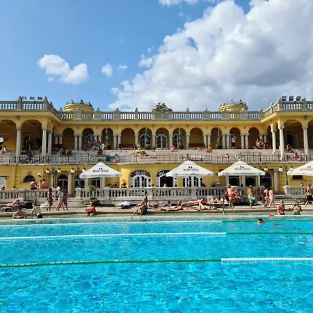 Saffron Center Panoramic Balcony Budapest