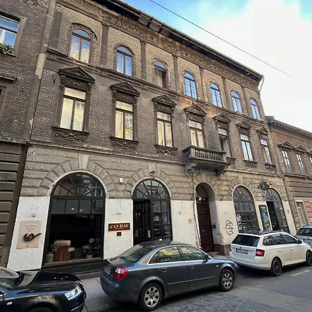 Center Apartmán *