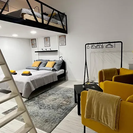 West Station Gallery Apartment Budapest