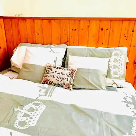 Chloe Ll Apartament