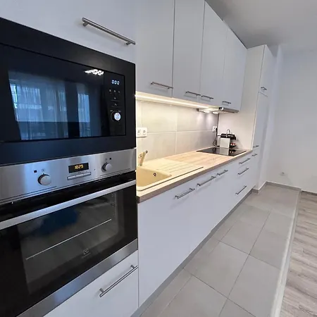 West Budapest-edge Of Downtown-free Parking * Budapest