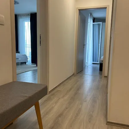 West Budapest-edge Of Downtown-free Parking Apartment