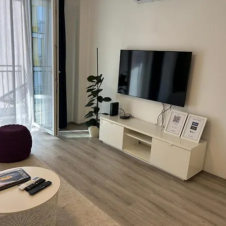 Apartment West Budapest-edge Of Downtown-free Parking