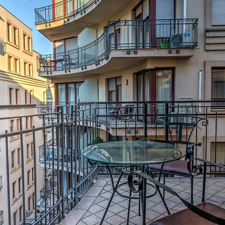 Capital Apartment