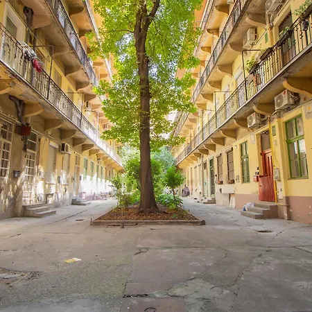 Cozy In Akacfa Street Budapest
