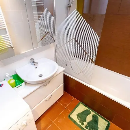 Galerie Grandeur With 2br By Newave Daire Budapeşte
