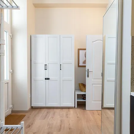 Apartament Charming Downtown
