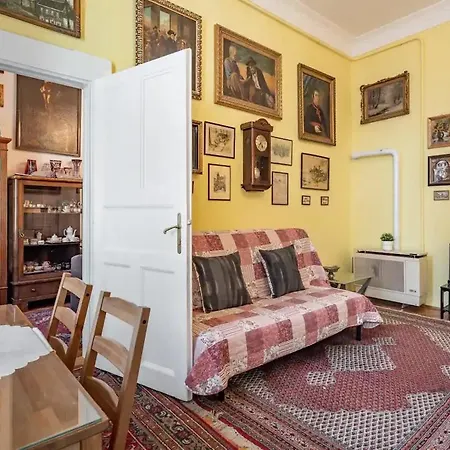 Astoria Apartment