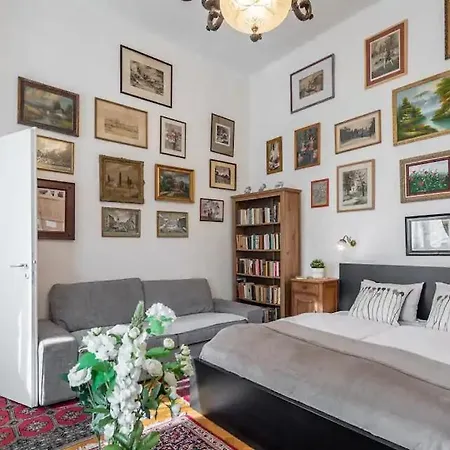 Astoria Apartment *