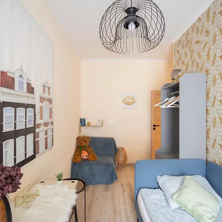Quiet In The Bustling Center Apartment *