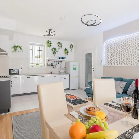 Apartment Two-bedrooms Cbd Bp *