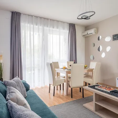 Two-bedrooms Cbd Bp Apartment *