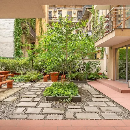 Two-bedrooms Cbd Bp Apartment *