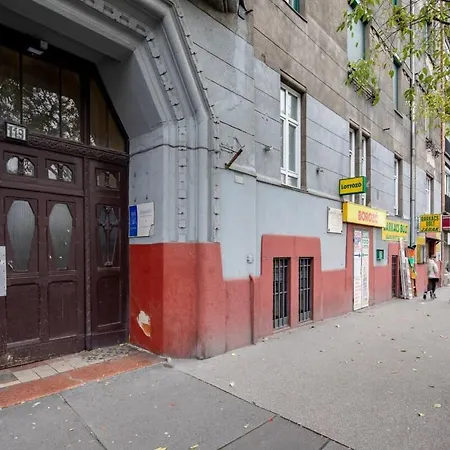 Comfy Easy Parking Apartament