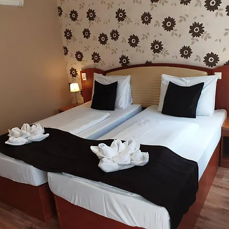 Hotell Six 3*