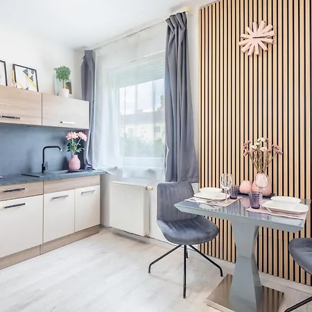 Apartment Cozy At Residential Area - Free Street Parking *