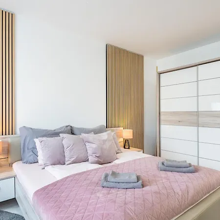Cozy At Residential Area - Free Street Parking *