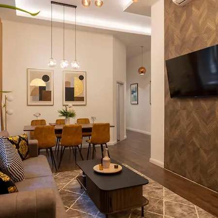 Exclusive Downtown Quentin By Prestige Homes Apartment Budapest