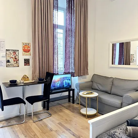 Night Life Party Flat Apartment Budapest