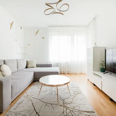 Modern Two-bedroom With Free Parking Apartment Budapest
