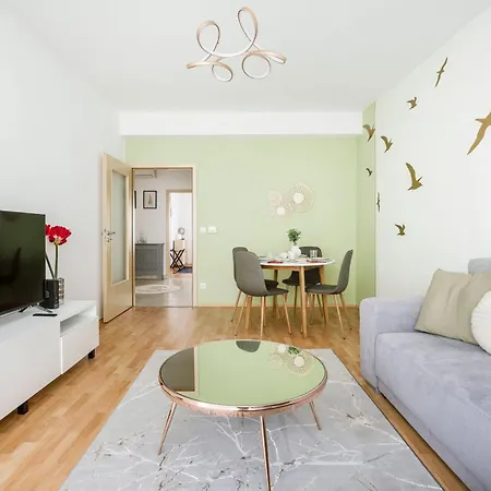 Modern Two-bedroom With Free Parking Apartment Budapest