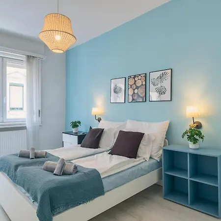 Center Apartment, Style, Location, Ac, Balcony Apartment *