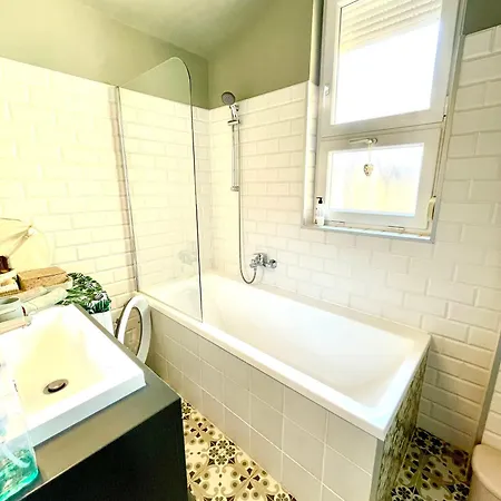Mint Pearl 3 2 Bathrooms At Kalvin Square Apartmán