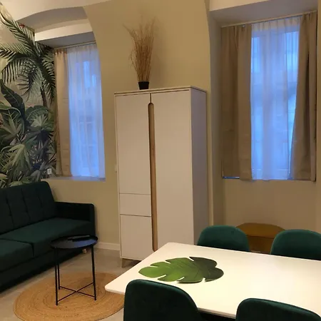 In Iv. * Budapest