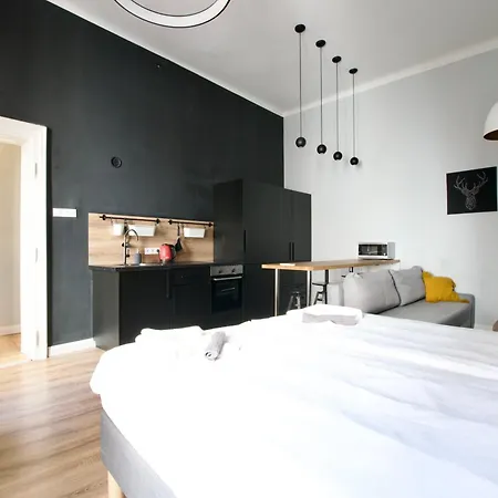 Apartment Flatiron Building - By Hi5