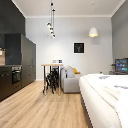Apartment Flatiron Building - By Hi5