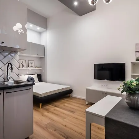 E32 - Oktogon Panorama Suite - Best Location - By Bqa * Budapest