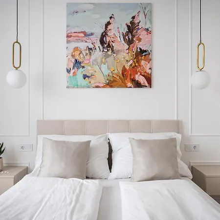 E13 - Grand Boulevard Heritage - Location By Bqa Appartamento