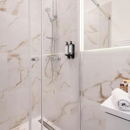 E13 - Grand Boulevard Heritage - Location By Bqa Appartamento Budapest